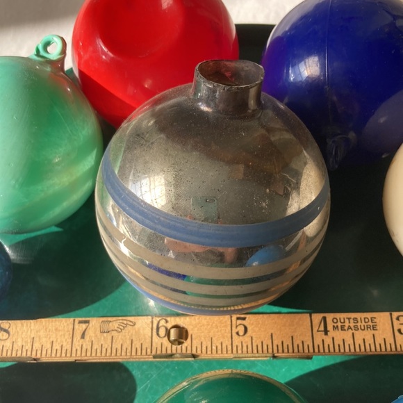 Bundle of 10 vintage Christmas ornaments mercury glass and plastic - Picture 3 of 9